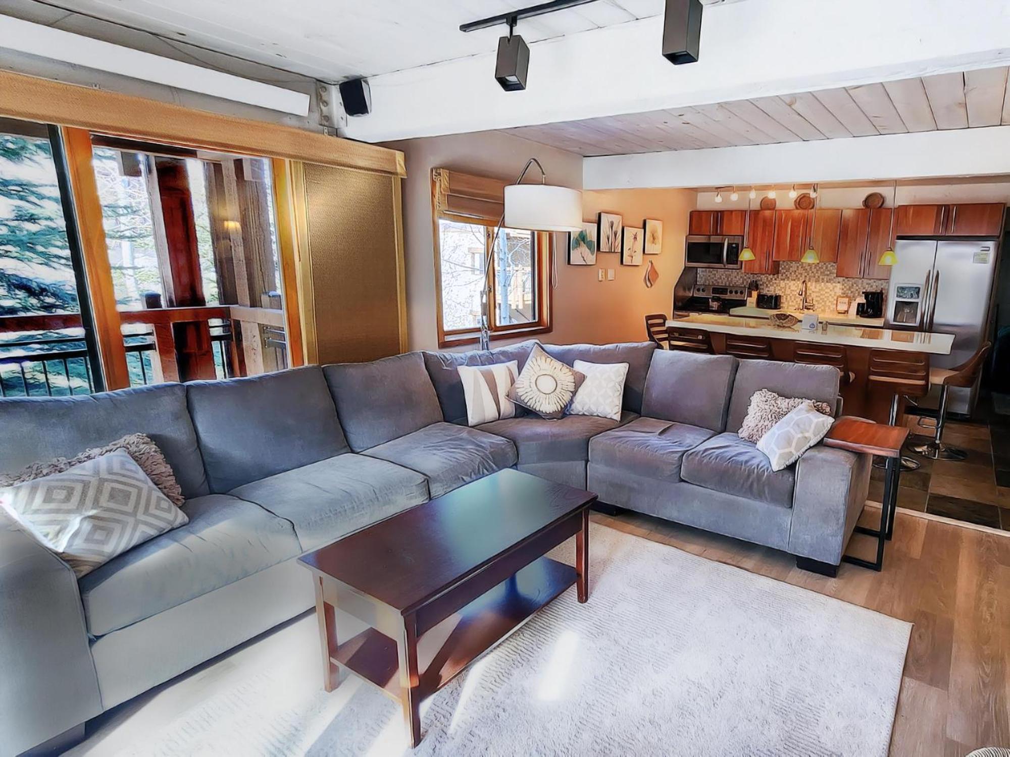 Lift One Condominiums - One, Two, Three Bedroom Units Adjacent To Downtown أسبن الغرفة الصورة