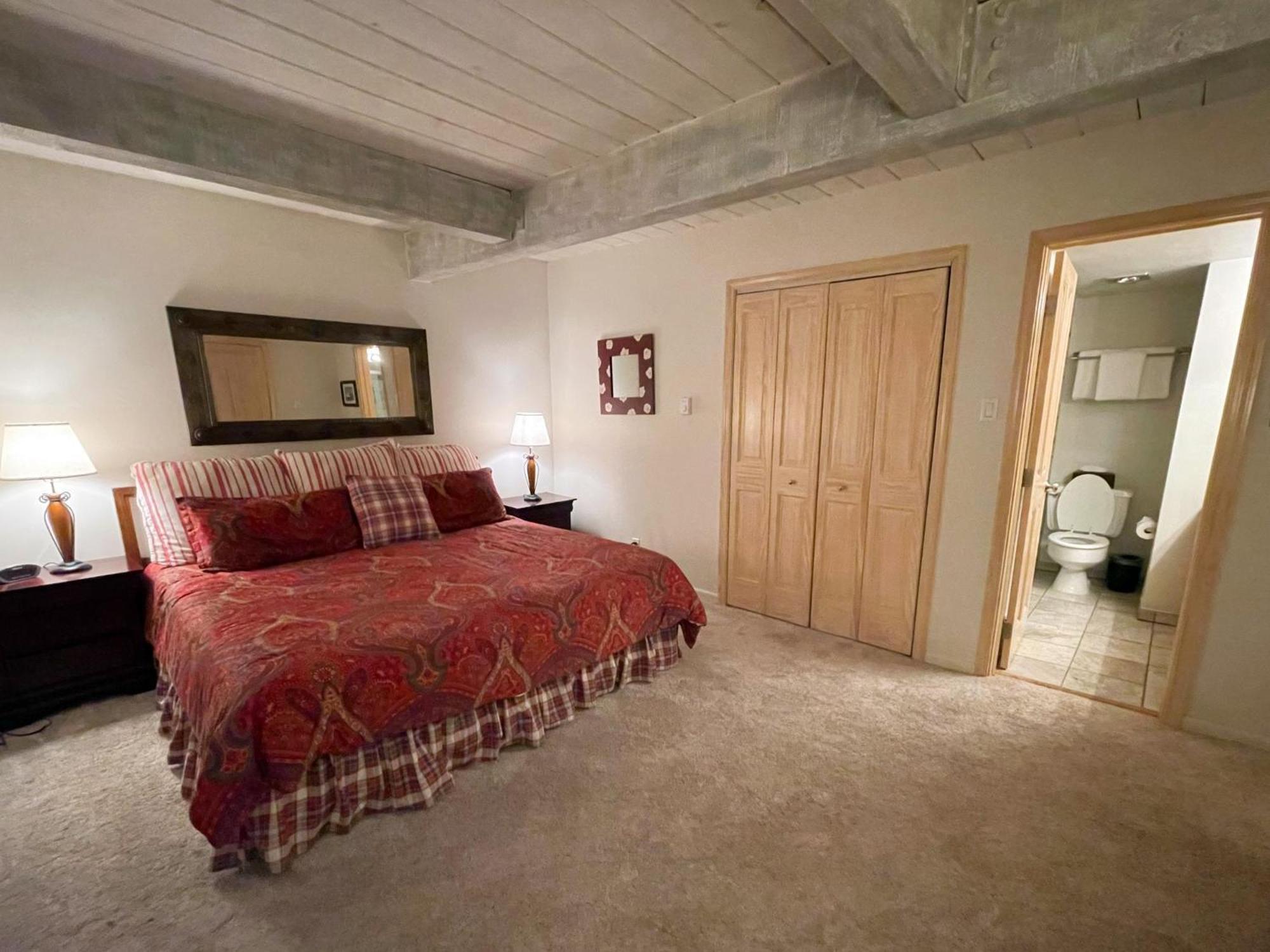 Lift One Condominiums - One, Two, Three Bedroom Units Adjacent To Downtown أسبن الغرفة الصورة