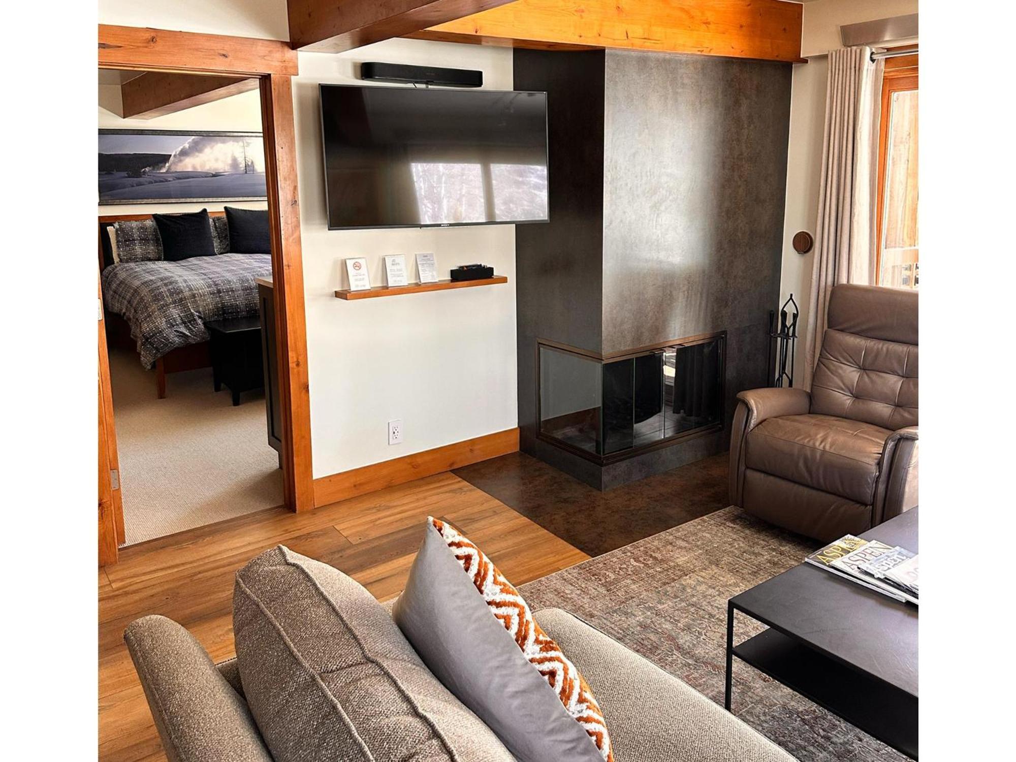 Lift One Condominiums - One, Two, Three Bedroom Units Adjacent To Downtown أسبن المظهر الخارجي الصورة